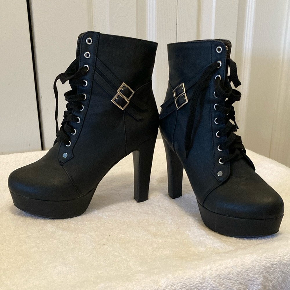 Lace up platform boots
